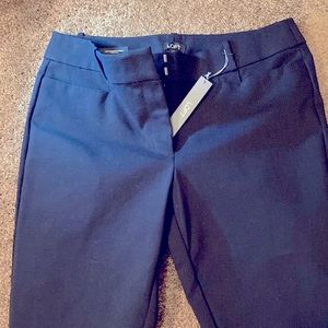 LOFT NAVY CURVY DRESS PANTS. SIZE 8. NWT